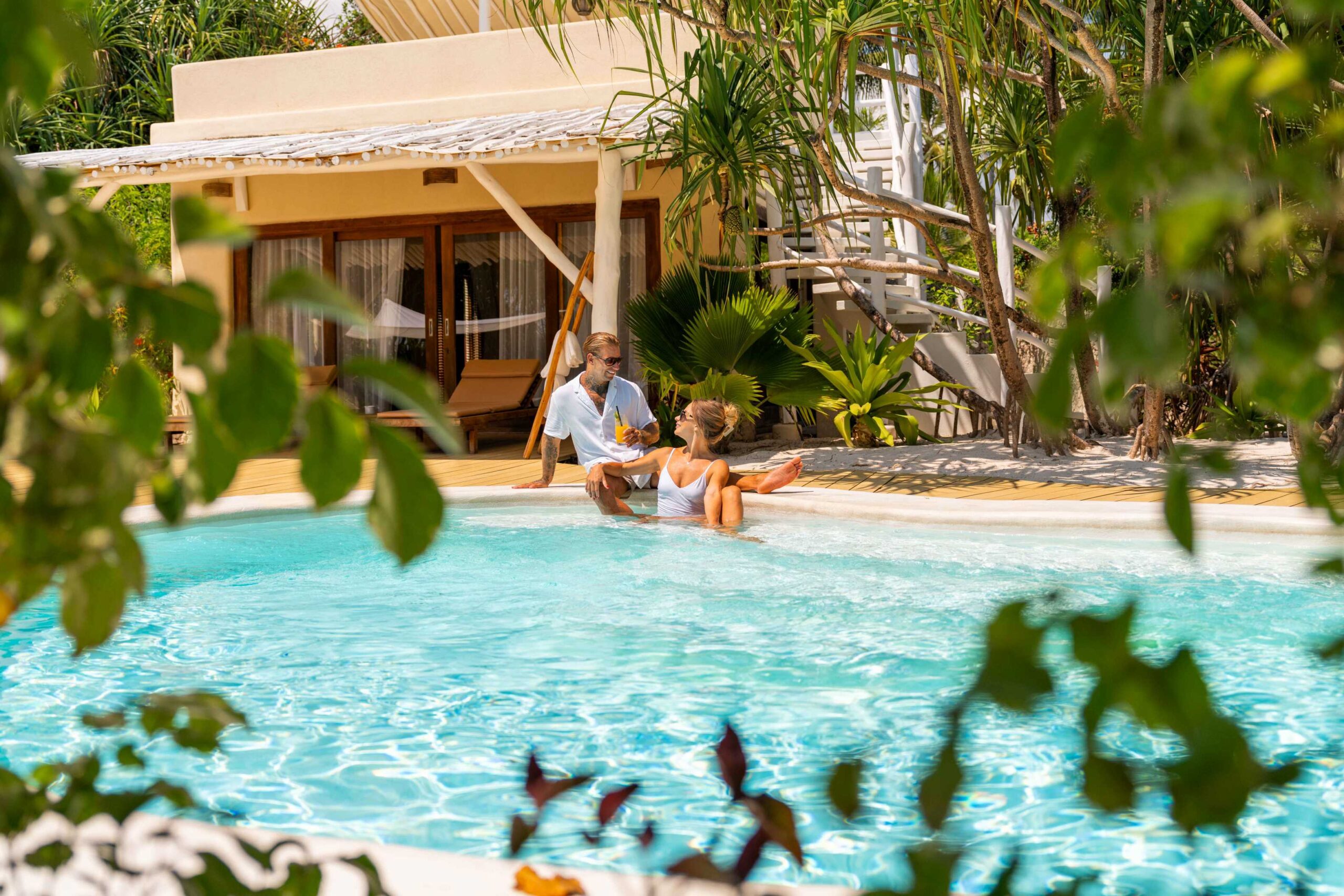 WHITE SANDS HOTEL